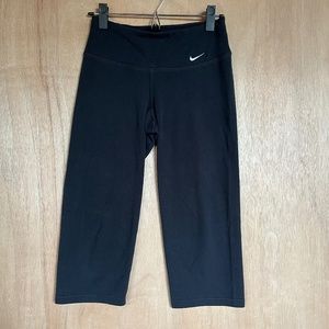 Nike Black Capri Cropped Activewear Athleisure Pants XS